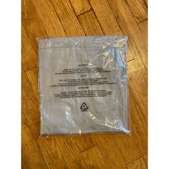 NWT Vince Camuto Basic Crew Neck Short Sleeve Tee Size Mens Medium - Picture 3 of 5